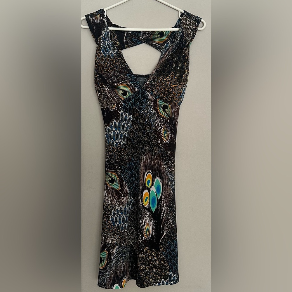 MT COLLECTION size MEDIUM Elegant Multicolor Peacock Print Sleeveless Dress